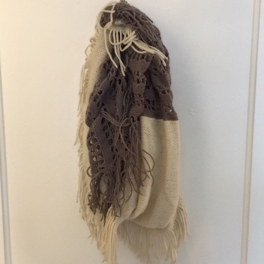 Tan and cream scarf